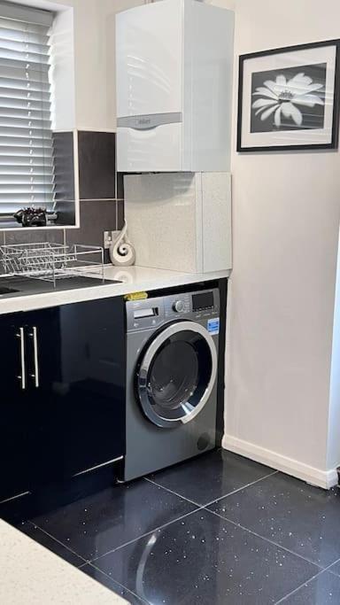 Cheerful 3 Bedroom Townhouse With Free Parking. Billericay Esterno foto