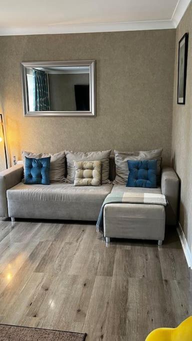 Cheerful 3 Bedroom Townhouse With Free Parking. Billericay Esterno foto