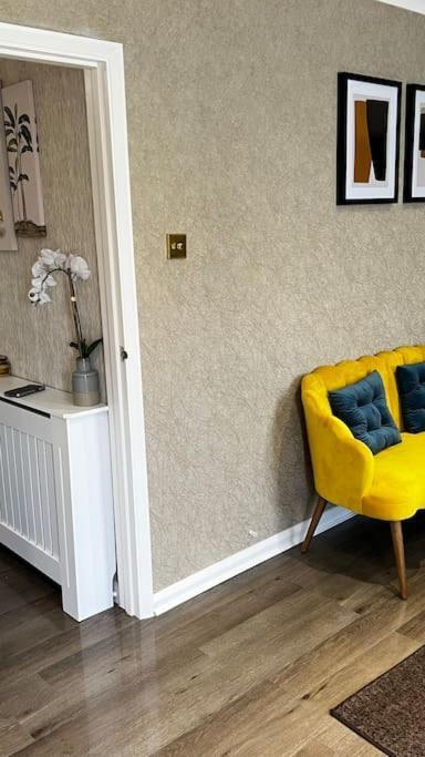 Cheerful 3 Bedroom Townhouse With Free Parking. Billericay Esterno foto