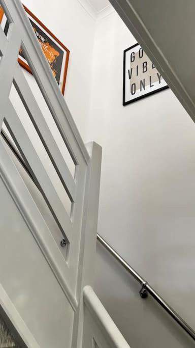 Cheerful 3 Bedroom Townhouse With Free Parking. Billericay Esterno foto