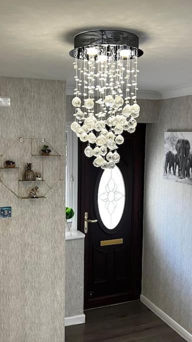 Cheerful 3 Bedroom Townhouse With Free Parking. Billericay Esterno foto